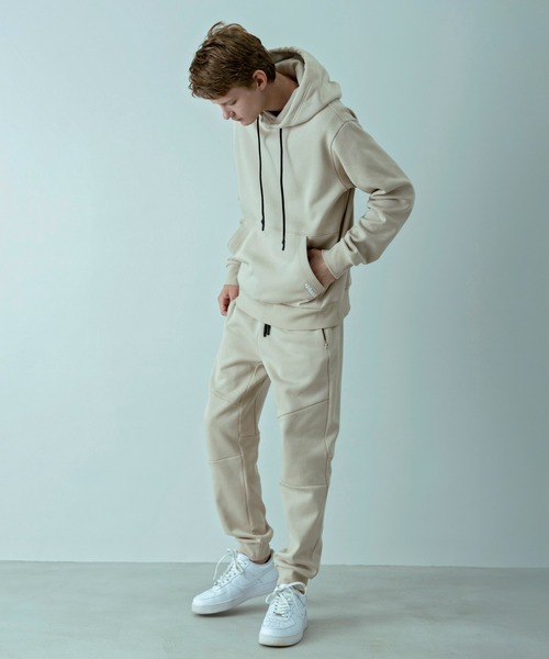 +phenix(プラスフェニックス)の「【WEB・直営店限定】+phenix(プラスフェニックス)HEAVY DUTY JOGGER SWEATPANTS ヘビー デューティー ジョガー スウェットパンツ(保温性/耐久性)(スウェットパンツ・メンズ・グレー/ブラック/ベージュ・M/XL/L/S)」の9枚目の写真