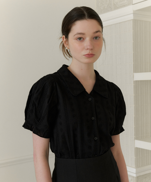 YUPPE（ヨッペ）の「LACE PUFF SHIRT_BLACK（シャツ/ブラウス・レディース・その他・FREE）」の2枚目の写真
