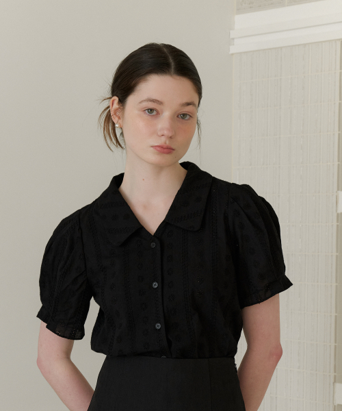 YUPPE（ヨッペ）の「LACE PUFF SHIRT_BLACK（シャツ/ブラウス・レディース・その他・FREE）」の3枚目の写真