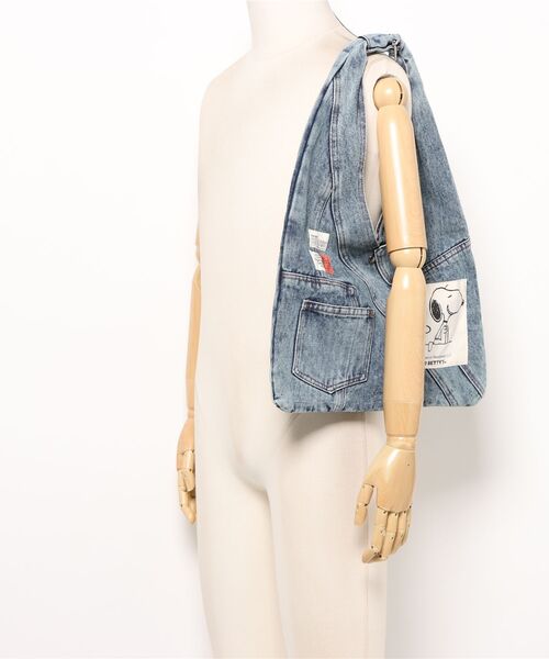 SNOOPY×OLD BETTY'S（スヌーピーカケルオールドベティーズ）の「SNP Remade Denim Shoulder Bag（ショルダーバッグ・レディース・インディゴブルー・FREE）」の8枚目の写真