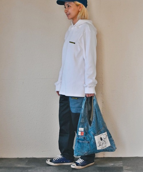 SNOOPY×OLD BETTY'S（スヌーピーカケルオールドベティーズ）の「SNP Remade Denim Shoulder Bag（ショルダーバッグ・レディース・インディゴブルー・FREE）」の3枚目の写真