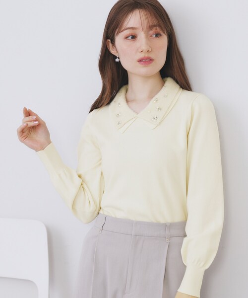 index（インデックス）の「ダブルビジューフェザー衿付きニット【洗濯機OK】（ニット/セーター・レディース・ブラック/オフホワイト/ナチュラル・36/38/40/42）」の5枚目の写真