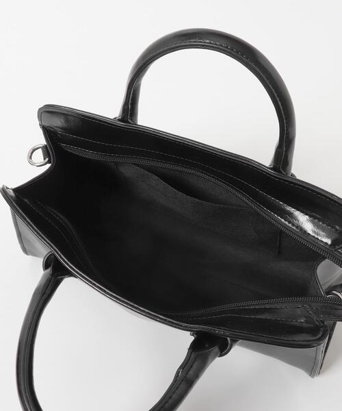 KBF（ケイビーエフ）の「ワイドデザインボストンBAG（ボストンバッグ・レディース・ブラック/ダークブラウン・ONE）」の4枚目の写真