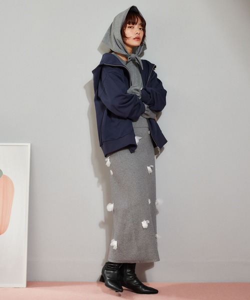 mysty woman(ミスティウーマン)の「3Dフラワーニットスカート 636957(スカート・レディース・グレー/ホワイト系その他/ブラック・FREE)」の20枚目の写真