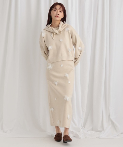 mysty woman(ミスティウーマン)の「3Dフラワーニットスカート 636957(スカート・レディース・グレー/ホワイト系その他/ブラック・FREE)」の12枚目の写真