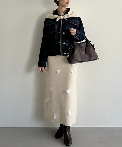 mysty woman(ミスティウーマン)の「3Dフラワーニットスカート 636957(スカート・レディース・グレー/ホワイト系その他/ブラック・FREE)」の15枚目の写真