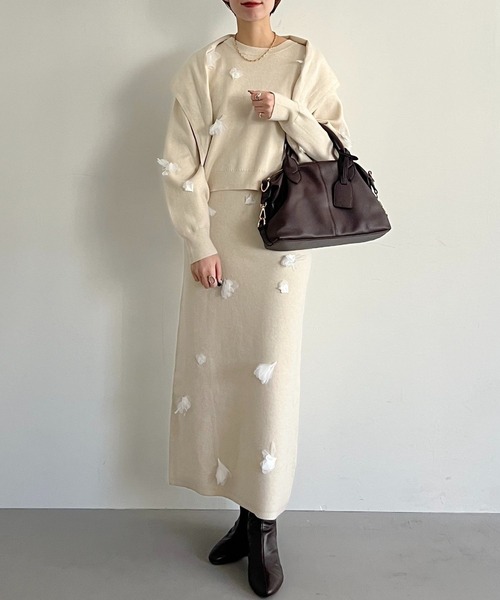 mysty woman(ミスティウーマン)の「3Dフラワーニットスカート 636957(スカート・レディース・グレー/ホワイト系その他/ブラック・FREE)」の16枚目の写真