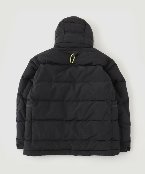 WHITE MOUNTAINEERING（ホワイトマウンテニアリング）の「WM x UMBRO（ホワイトマウンテニアリング＊アンブロ） RIPSTOP DOWN JACKET（その他アウター・メンズ・ブラック・2/1）」の2枚目の写真