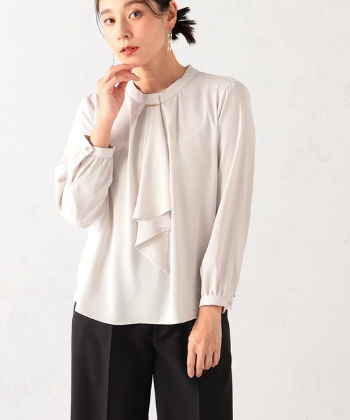 GALLORIA（ギャローリア）の「【お手入れ楽々・洗濯機で洗える】ラッフルブラウス（シャツ/ブラウス・レディース・ホワイト/ホワイト系その他/ライトブルー/ライトベージュ・L/LL/M/S）」の3枚目の写真