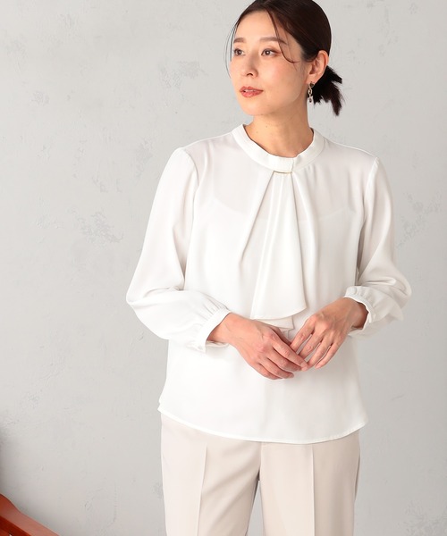 GALLORIA（ギャローリア）の「【お手入れ楽々・洗濯機で洗える】ラッフルブラウス（シャツ/ブラウス・レディース・ホワイト/ホワイト系その他/ライトブルー/ライトベージュ・L/LL/M/S）」の5枚目の写真