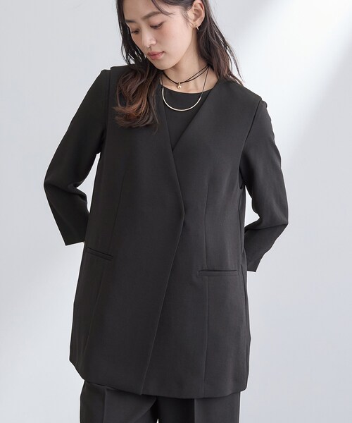 INDIVI（インディヴィ）の「【洗える／多機能／SETUP可】着る日傘ジレジャケット（ベスト・レディース・ベージュ/ブラック/ネイビー/サックスブルー・40/38/36/15 /13/05/19/03）」の2枚目の写真