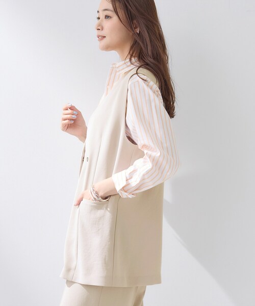 INDIVI（インディヴィ）の「【洗える／多機能／SETUP可】着る日傘ジレジャケット（ベスト・レディース・ベージュ/ブラック/ネイビー/サックスブルー・40/38/36/15 /13/05/19/03）」の6枚目の写真