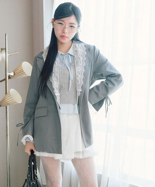 OLIVE des OLIVE（オリーブデオリーブ）の「【セットアップ対応/レース取り外し可】レース衿ゆるたぽテーラードジャケット（テーラードジャケット・レディース・ブラウン/ネイビー/グレー・FREE）」の6枚目の写真