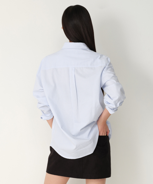 MUSINSA STANDARD WOMAN（ムシンサスタンダードウーマン）の「ウィメンズストライプリラックスドオックスフォードシャツ[ホワイト/スカイブルー]（シャツ/ブラウス・レディース・その他・SMALL/MEDIUM/LARGE/X-SMALL）」の3枚目の写真
