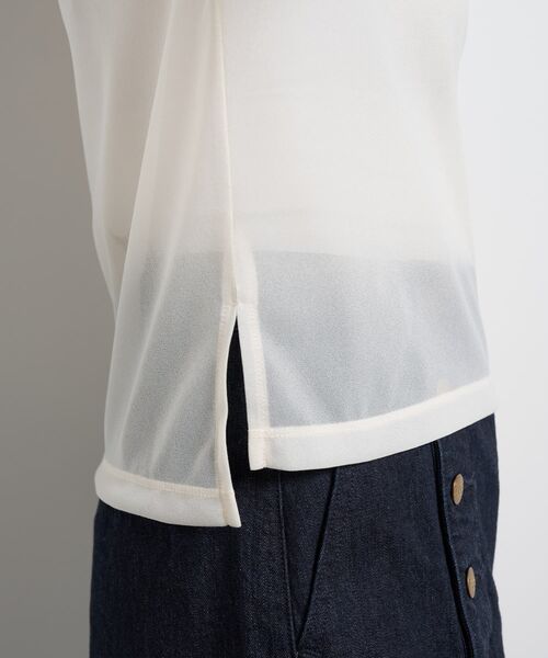 LANVIN en Bleu（ランバンオンブルー）の「シアーハーフスリーブカットソー（Tシャツ/カットソー・レディース・オフホワイト/ブルー・38）」の4枚目の写真