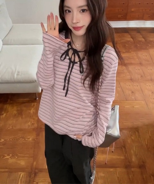 Ritzy(リッツィー)の「ネック貝殻飾りパネルボーダーロングスリーブTシャツ(Tシャツ/カットソー・レディース・ピンク・L/M)」の2枚目の写真