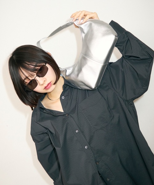 TONER（トナー）の「レザーハーフムーンワンショルダーバッグ/ハンドバッグ/ロゴプレート付き（ハンドバッグ・レディース・ブラック/シルバー/ホワイト/ライトグリーン・FREE）」の4枚目の写真