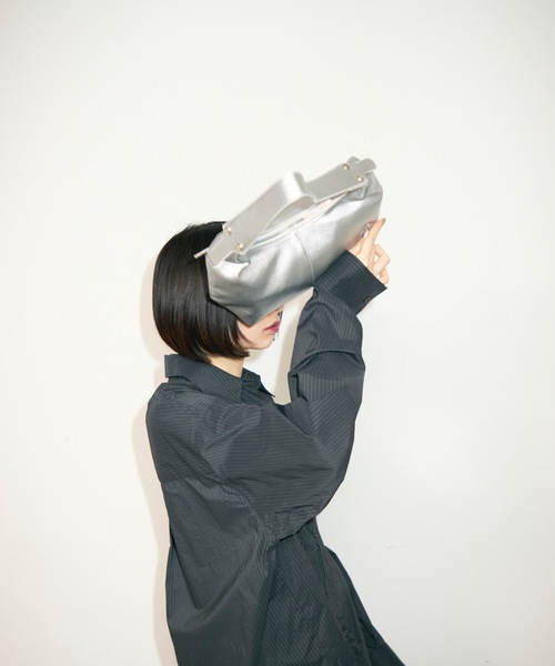 TONER（トナー）の「レザーハーフムーンワンショルダーバッグ/ハンドバッグ/ロゴプレート付き（ハンドバッグ・レディース・ブラック/シルバー/ホワイト/ライトグリーン・FREE）」の5枚目の写真