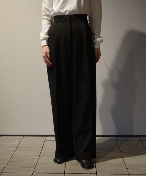 CLANE（クラネ）の「CLANE 2WAY TUCK STRAIGHT PANTS（その他パンツ・レディース・グレー/ブラック/その他/ライトブルー・2/1）」の2枚目の写真