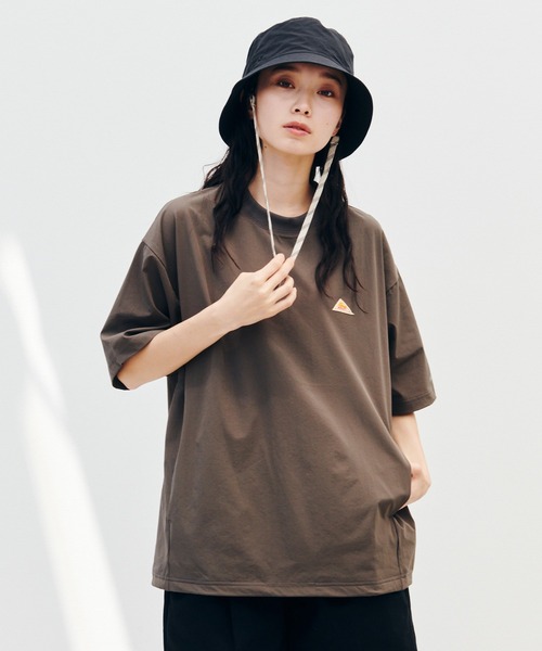 KELTY(ケルティ)の「KELTY/ケルティ ラッシュ ルーズフィット コンフォート S/S Tシャツ ストレッチ 秋 秋服 2026年秋冬(Tシャツ/カットソー・メンズ・ブラック/チャコール/ベージュ/ブルー・M/L/XL)」の2枚目の写真