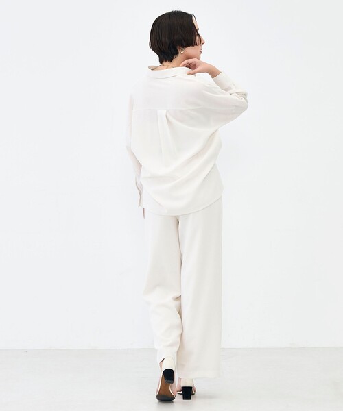 NOLLEY’S Sophi(ノーリーズソフィ)の「NEW morisachi《セットアップ対応》ウォッシャブルストレッチツイルドルマンシャツ(シャツ/ブラウス・レディース・オフホワイト/ネイビー・38)」の4枚目の写真