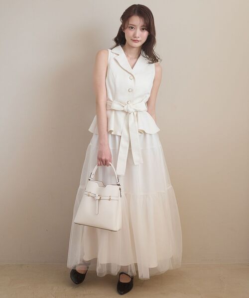 MAJESTIC LEGON（マジェスティックレゴン）の「ジレドッキングチュールワンピース（ワンピース・レディース・チャコールグレー/ベージュ/アイボリー・MEDIUM/SMALL）」の4枚目の写真