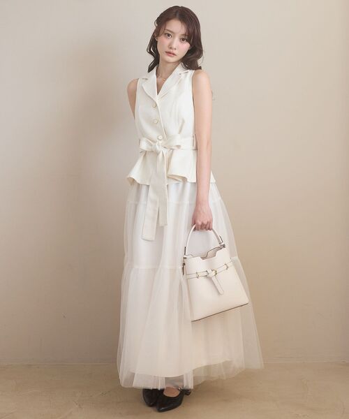 MAJESTIC LEGON（マジェスティックレゴン）の「ジレドッキングチュールワンピース（ワンピース・レディース・チャコールグレー/ベージュ/アイボリー・MEDIUM/SMALL）」の6枚目の写真