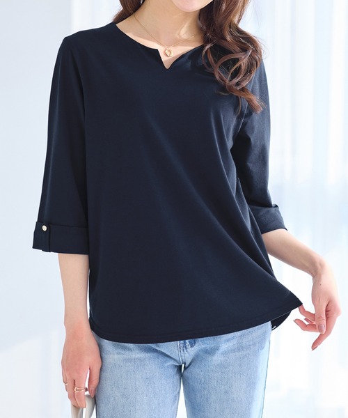 alotta(アロッタ)の「袖口金ボタンデザインTシャツ(Tシャツ/カットソー・レディース・ダークラベンダー/ライトブラウン/グレイッシュブルー/ネイビー・M/L/LL)」の3枚目の写真