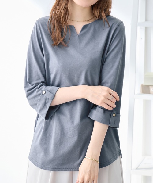 alotta(アロッタ)の「袖口金ボタンデザインTシャツ(Tシャツ/カットソー・レディース・ダークラベンダー/ライトブラウン/グレイッシュブルー/ネイビー・M/L/LL)」の8枚目の写真