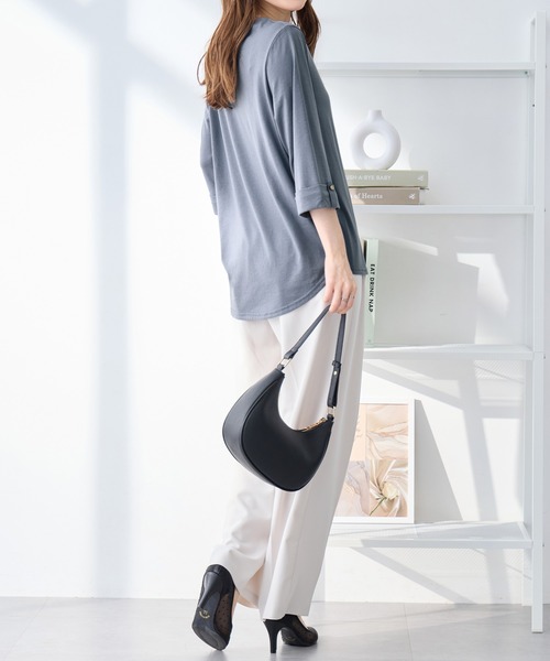 alotta(アロッタ)の「袖口金ボタンデザインTシャツ(Tシャツ/カットソー・レディース・ダークラベンダー/ライトブラウン/グレイッシュブルー/ネイビー・M/L/LL)」の10枚目の写真