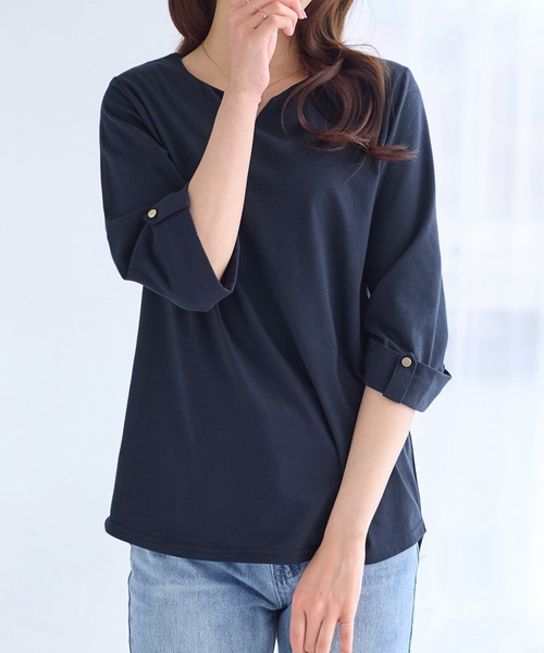 alotta(アロッタ)の「袖口金ボタンデザインTシャツ(Tシャツ/カットソー・レディース・ダークラベンダー/ライトブラウン/グレイッシュブルー/ネイビー・M/L/LL)」の13枚目の写真