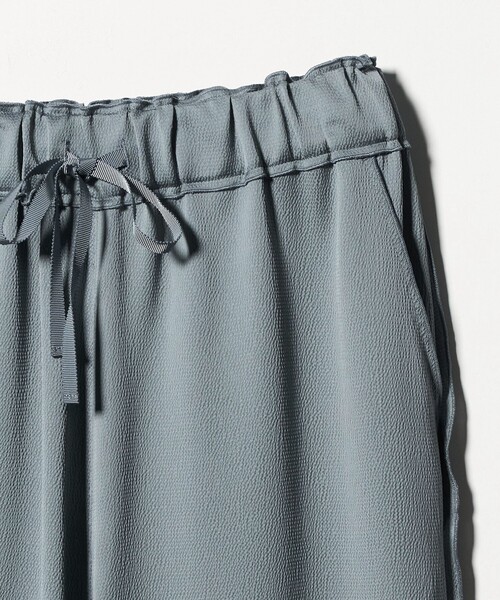 AEWEN MATOPH（イウエン マトフ）の「＜AEWEN MATOPH＞サテンメローイージーパンツ ‐ ウォッシャブル ‐（その他パンツ・レディース・ライトブルー/ブラック/ベージュ・38/36/34）」の11枚目の写真