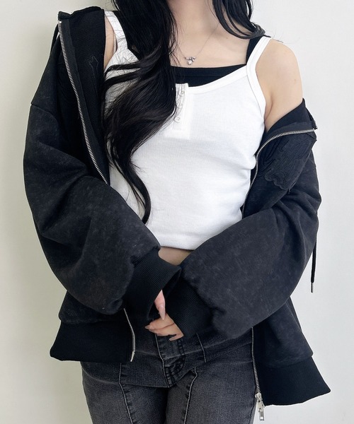 INGNI（イング）の「レイヤードリブキャミ（キャミソール・レディース・ホワイト×ブラック/グレー×ホワイト/ブラック×ホワイト・M）」の5枚目の写真