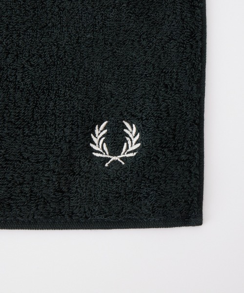 FRED PERRY（フレッドペリー）の「[FRED PERRY/フレッドペリー] ワンポイントロゴ刺繍 タオルハンカチ（ハンカチ/ハンドタオル・レディース・ブルー/ダークグリーン/ブラック/ホワイト・ONE SIZE）」の9枚目の写真