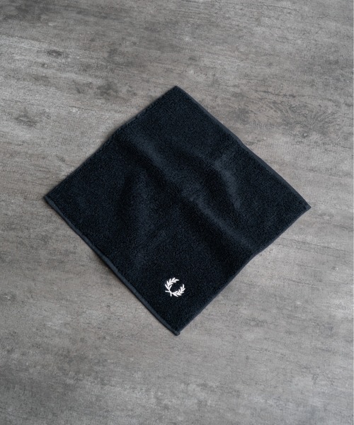 FRED PERRY（フレッドペリー）の「[FRED PERRY/フレッドペリー] ワンポイントロゴ刺繍 タオルハンカチ（ハンカチ/ハンドタオル・レディース・ブルー/ダークグリーン/ブラック/ホワイト・ONE SIZE）」の5枚目の写真