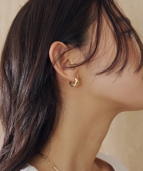 anuans（アニュアンス）の「SLV925 ムーンフープピアス small（ピアス（両耳用）・レディース・シルバー/ゴールド・ﾌﾘ-）」の3枚目の写真