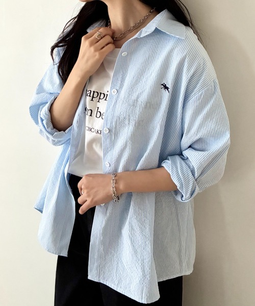 POLOCHAMPS(ポロチャンプス)の「POLOCHAMPS(ポロチャンプス)/カラーシャツ オーバーサイズ ストライプ長袖シャツ 羽織 ワンポイント刺繍(シャツ/ブラウス・レディース・サックスブルー/イエロー/ネイビー/レッド/グリーン/ブラウン・FREE)」の4枚目の写真