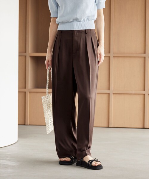 BEAUTY&YOUTH UNITED ARROWS(ビューティーアンドユースユナイテッドアローズ)の「ポリエステル ドレープ 2タック ワイドパンツ ウォッシャブル(その他パンツ・レディース・ブラック/ダークブラウン/オフホワイト・S/M/XS)」の5枚目の写真