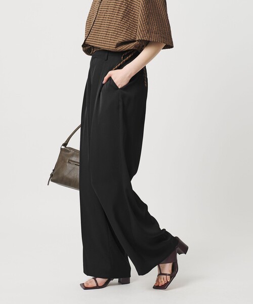 BEAUTY&YOUTH UNITED ARROWS（ビューティーアンドユースユナイテッドアローズ）の「ポリエステル ドレープ 2タック ワイドパンツ ウォッシャブル（その他パンツ・レディース・ブラック/ダークブラウン/オフホワイト・S/M/XS）」の5枚目の写真