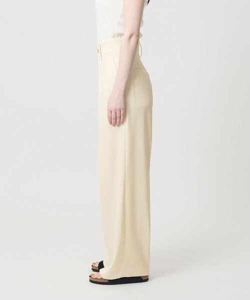 BEAUTY&YOUTH UNITED ARROWS（ビューティーアンドユースユナイテッドアローズ）の「ポリエステル ドレープ 2タック ワイドパンツ ウォッシャブル（その他パンツ・レディース・ブラック/ダークブラウン/オフホワイト・S/M/XS）」の9枚目の写真