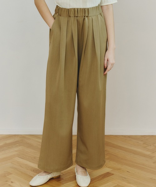 OLUN(オルン)の「easy tuck slacks pants/イージータックスラックスパンツ【セットアップ対応】(スラックス・レディース・ブラウン/アイボリー・MEDIUM/SMALL)」の2枚目の写真