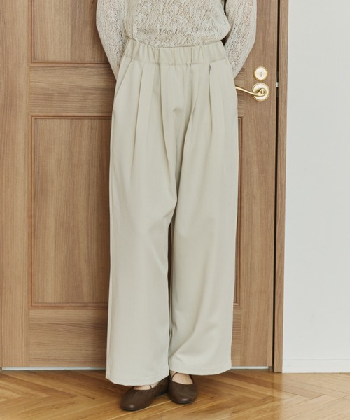 OLUN(オルン)の「easy tuck slacks pants/イージータックスラックスパンツ【セットアップ対応】(スラックス・レディース・ブラウン/アイボリー・MEDIUM/SMALL)」の4枚目の写真