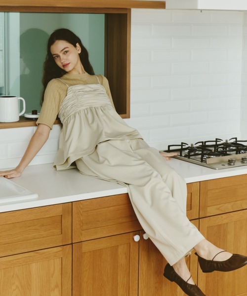 OLUN(オルン)の「easy tuck slacks pants/イージータックスラックスパンツ【セットアップ対応】(スラックス・レディース・ブラウン/アイボリー・MEDIUM/SMALL)」の6枚目の写真