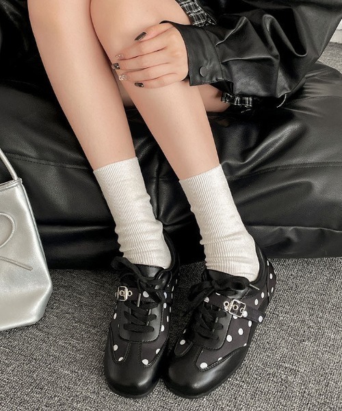 LAC-VERT(ラック・ヴェール)の「ドットストラップスニーカー(スニーカー・レディース・ホワイト/ブラック・LARGE/MEDIUM/SMALL)」の9枚目の写真