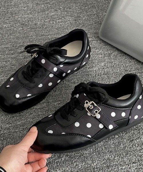 LAC-VERT(ラック・ヴェール)の「ドットストラップスニーカー(スニーカー・レディース・ホワイト/ブラック・LARGE/MEDIUM/SMALL)」の11枚目の写真