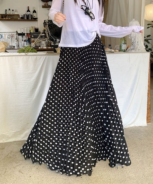 LAFFMO（ラフモ）の「プリントプリーツロングスカート（スカート・レディース・ベージュ/ブラック・F）」の3枚目の写真