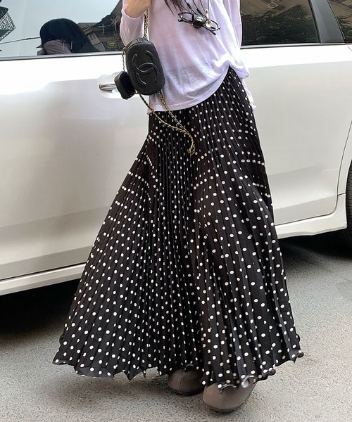 LAFFMO（ラフモ）の「プリントプリーツロングスカート（スカート・レディース・ベージュ/ブラック・F）」の5枚目の写真