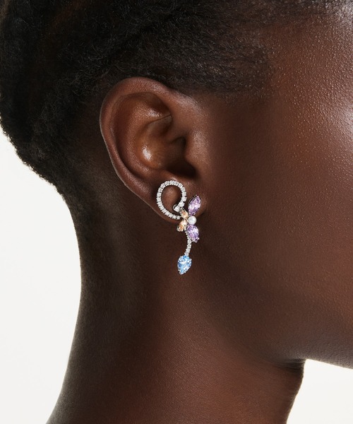 SWAROVSKI(スワロフスキー)の「【公式】【スワロフスキー】Ariana Grande x Swarovski ドロップピアスとイヤージャケット, ミックスカット, トンボ、花, マルチカラー, ロジウム・プレーティング(イヤリング・レディース・シルバー系その他・ONE SIZE)」の2枚目の写真