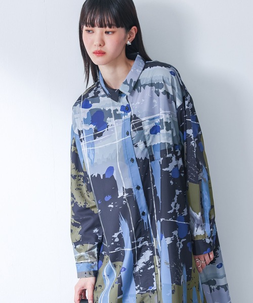 kOhAKU(コハク)の「アート柄シャツワンピース(シャツワンピース・レディース・ブラック/グレー・FREE)」の5枚目の写真