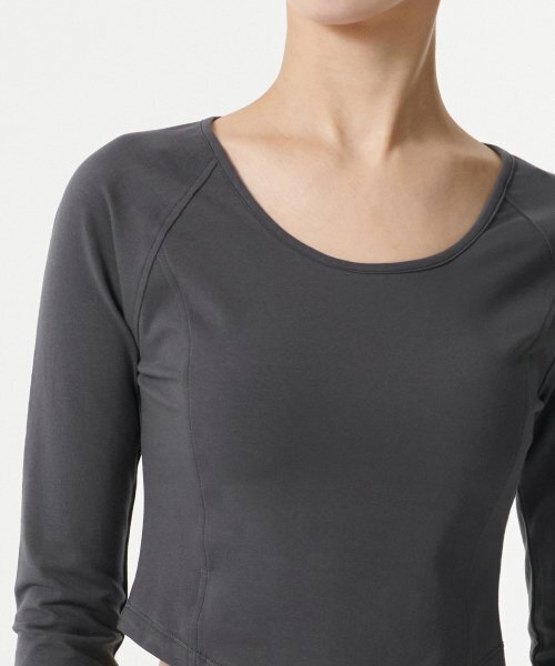MUSINSA STANDARD WOMAN（ムシンサスタンダードウーマン）の「ウィメンズスリムスクープネックラグラン長袖Tシャツ[ダークグレー]（Tシャツ/カットソー・レディース・その他・SMALL/MEDIUM/LARGE/X-SMALL）」の3枚目の写真